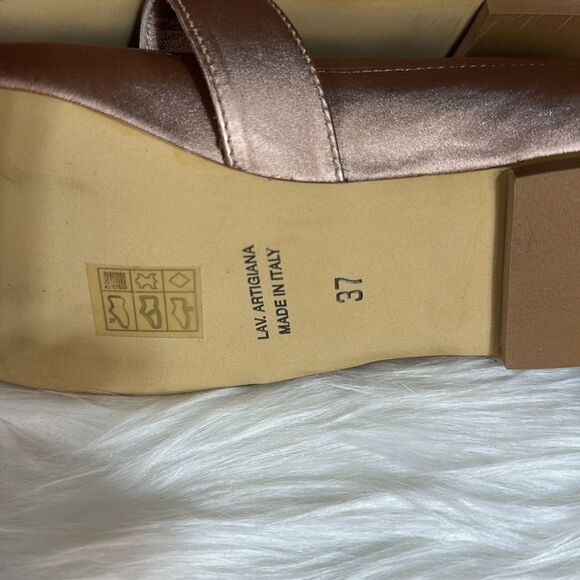 Brand new metallic blush slippers - Picture 6 of 7